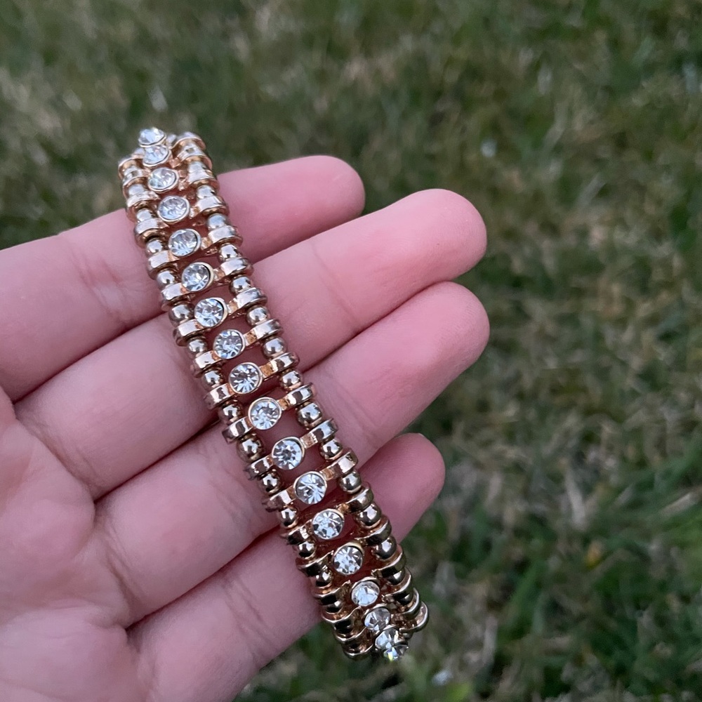Very nice diamond studded rock n roll bracelet